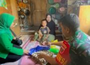 Babinsa Koramil 1413-13/Sorawolio Berikan Bantuan Sembako Kepada Warga Kurang Mampu.