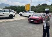 Polwan Polres Soppeng Laksanakan Pengamanan Sholat Jum’at di Mesjid Wilayah Kabupaten Soppeng
