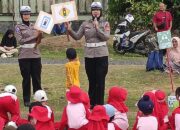 Polisi Sahabat Anak, Satlantas Polres Soppeng Ajak Siswa PAUD Nabigh Belajar Tertib Berlalu Lintas Sejak Usia Dini