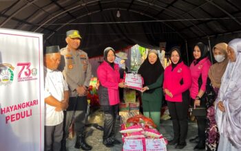 Polres Parepare Kembali Serahkan Bantuan Kemanusiaan Untuk Korban Kebakaran Rumah