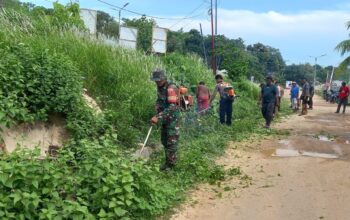 Sinergi TNI-Polri dan Masyarakat, Jaga Kebersihan Lingkungan: Babinsa Koramil Soropia Pimpin Karya Bakti di Desa Bokori