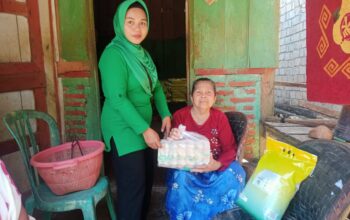 Peduli Sesama, Koramil 1413-07/Batauga Dan Persit KCK Gelar Bakti Sosial dalam Rangka HUT TNI ke-80 dengan Pembagian Sembako.