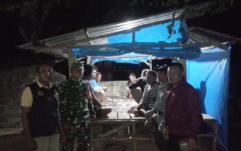 Babinsa Koramil 1417-12/Soropia Tingkatkan Keamanan Wilayah Melalui Patroli Malam