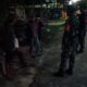 Ciptakan Rasa Aman di Wilayah Binaan, Babinsa Koramil 1413-05/Kaledupa Dan Komduk Laksanakan Patroli Malam.