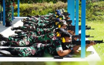 Asah Keterampilan dan Kemampuan, Prajurit Lanud Haluoleo Gelar Latihan Menembak Laras Panjang