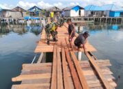 Babinsa Koramil 1417-05/Tinanggea Bantu Percepatan Pembangunan Jembatan di Konawe Selatan