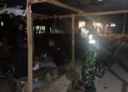 Jaga Malam Toronipa: Sinergi Babinsa dan Warga Jamin Keamanan Lingkungan