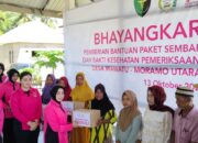 Bhayangkari Daerah Sultra Gelar Kegiatan Peduli di Desa Wawatu, Salurkan Bantuan dan Layanan Kesehatan