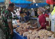 Pantauan Harga Sembako di Pasar Sentral Pangkajene: Babinsa Koramil 1420-03/Maritengngae Pastikan Harga Normal
