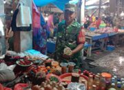 Babinsa Koramil 1420-05/Dua Pitue Pantau Harga dan Ketersediaan Bahan Pokok di Pasar Sentral Tanru Tedong
