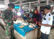 Babinsa Koramil 1420-01/Panca Lautang Pantau Harga dan Ketersediaan Bahan Pokok di Pasar Sentral Bilokka