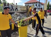 Jum’at Bersih, Polres Sinjai Gelar Aksi Gotong Royong Ciptakan Lingkungan Kerja Nyaman.