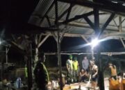 Sinergi TNI dan Warga Kuatkan Keamanan Malam di Konawe: Babinsa Soropia Gelar Patroli di Watunggarandu