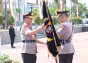 Serah Terima Pataka Wira Dharma Brata Warnai Pergantian Kapolda Sulawesi Tengah