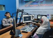 Melalui Radio, Polres Sinjai Sosialisasikan Penerimaan Didik Baru SMA Kemala Taruna Bhayangkara TA. 2026/2027.