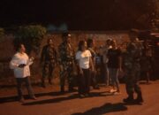 Babinsa Koramil 1413-13/Sorawolio dan Komduk Gelar Patroli Malam Rutin Wujudkan Kondisi Aman di Wilayah