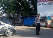 Jaga Keselamatan, Polantas Polres Sinjai Rutin Pengaturan dan Berikan Edukasi Tertib Berlalu Lintas.