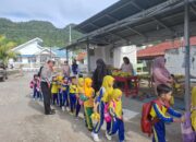 Satlantas Polres Banggai Dampingi Siswa TK Negeri An-Nur Edukasi Belanja di Pasar Tani