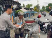Wujud Kepedulian, Jum’at Berkah Polres Sinjai Berbagi Sarapan kepada Masyarakat.