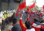 Ratusan Buruh Unjukrasa Tuntut Perbaikan K3 di Kawasan IMIP