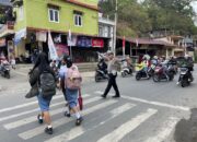 Polres Tana Toraja Lakukan Pengaturan Lalu Lintas Pagi Hari, Berikan Rasa Aman dan Nyaman!