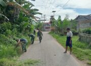 Babinsa Koramil 1413-10/Lasalimu dan Warga Gelar Gotong Royong Bersihkan Saluran Air di Desa Sampuabalo