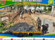 TNI AD dan Masyarakat Bersinergi: Karya Bakti Pembersihan Selokan di Kendari