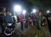 Babinsa Koramil 1413-05/Kaledupa, Unsur Komduk, dan Warga Gelar Patroli Malam untuk Tingkatkan Keamanan
