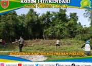 TNI AD Bersama Warga Bersihkan Area Kelurahan Meluhu