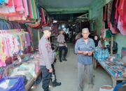 Personel Polsek Lilirilau Sigap Amankan Pasar Cabenge, Antisipasi Aksi Kejahatan