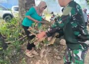 Personel Koramil 1413-01/Wolio dan Warga Gotong Royong Bersihkan Tanggul Kali Ambon