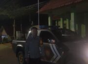 Hadirkan Rasa Aman, Personel Polsek Alla Sisir Permukiman Warga Saat Malam Hari