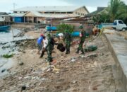 Babinsa Koramil 1413-10/Lasalimu dan Warga Gelar Aksi Bersih Pesisir Pantai Demi Kelestarian Ekosistem Laut