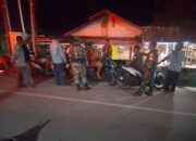 Babinsa Koramil 1413-06/Tomia dan Komduk Perkuat Silaturahmi Lewat Patroli Malam di Tongano Barat