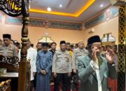 Polres Luwu Bersama Masyarakat Gelar Salat Gaib untuk Korban Bencana di Pulau Sumatera