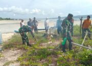 Wujudkan Lingkungan Bersih, Babinsa Koramil 1413-04/Mawasangka Bersama Warga Gelar Kerja Bakti di Pesisir Pantai Bonemarambe