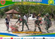 Babinsa dan Warga Muara Sampara Bersatu Bersihkan Sampah Pesisir dalam Kegiatan Karya Bakti