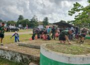 Peduli Kebersihan Lingkungan, Personel Koramil 1413-07/Batauga Gelar Kerja Bakti di Taman Lakarada