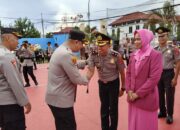 Kapolres Sinjai Pimpin Upacara Korps Raport Kenaikan Pangkat 52 Personel.