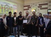 Kapolres Sinjai Terima Penghargaan dari Dewan Eksekutif Mahasiswa UIAD Sinjai