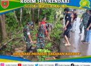 Babinsa Koramil 1417-10/Moramo Bersama Warga Gotong Royong Bersihkan Drainase di Kelurahan Lapuko