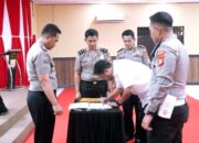 SOSIALISASI DIPA DAN RKA/KL T.A. 2026, POLRES WAJO SERAHKAN RENDISGAR KEPADA JAJARAN