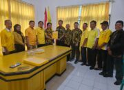 Darlian Pone Kembalikan Formulir Pendaftaran Calon Ketua DPD Partai Golkar Kabupaten Way Kanan