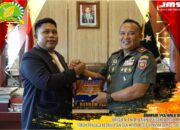 Danrem 143/Halu Oleo Terima Penghargaan Tokoh Penjaga Kedaulatan dan Mitra Kestabilan Informasi Daerah dari JMSI