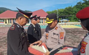 Wujudkan Dedikasi Tinggi, Polres Konawe Utara Gelar Upacara Penganugerahan Satyalancana Pengabdian