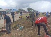 Personel Koramil 1413-07/Batauga Gelar Kerja Bakti Bersama di Lapangan Lakarada