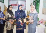 Dukung Kreativitas Lokal, Ketua Persit KCK Koorcab Rem 143/HO Tinjau Lomba Posyandu dan Kerajinan Tenun Tolaki di Kolaka