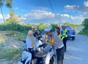 Operasi Keselamatan, Sat Lantas Polres Buton Berikan Teguran Kepada Pengendara yang Tidak Menggunakan Helm