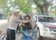 Sat Lantas Polres Buton Edukasi Pengendara yang Tidak Menggunakan Helm