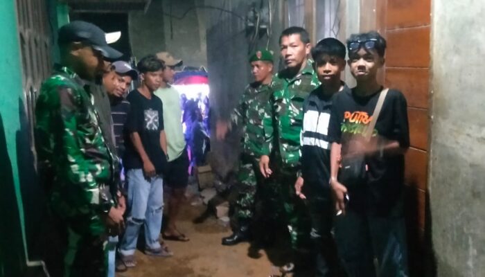 Babinsa Koramil 1413-03/Kapontori Bersama Komponen Pendukung Jaga Keamanan Desa Barangka